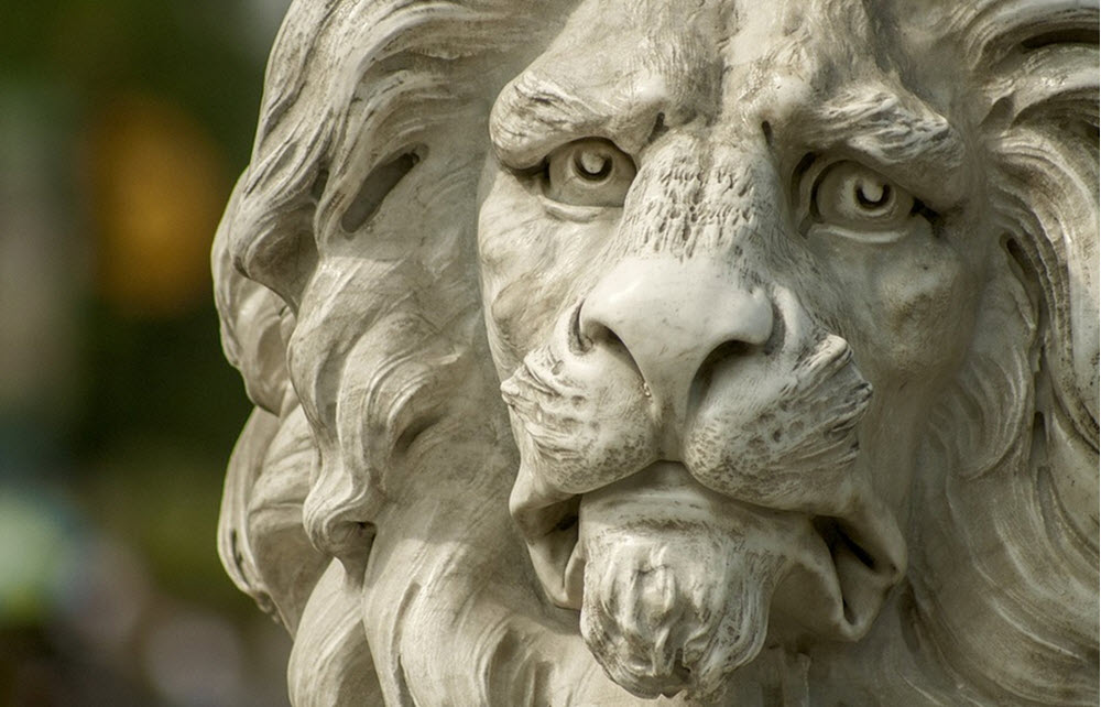 lion statue